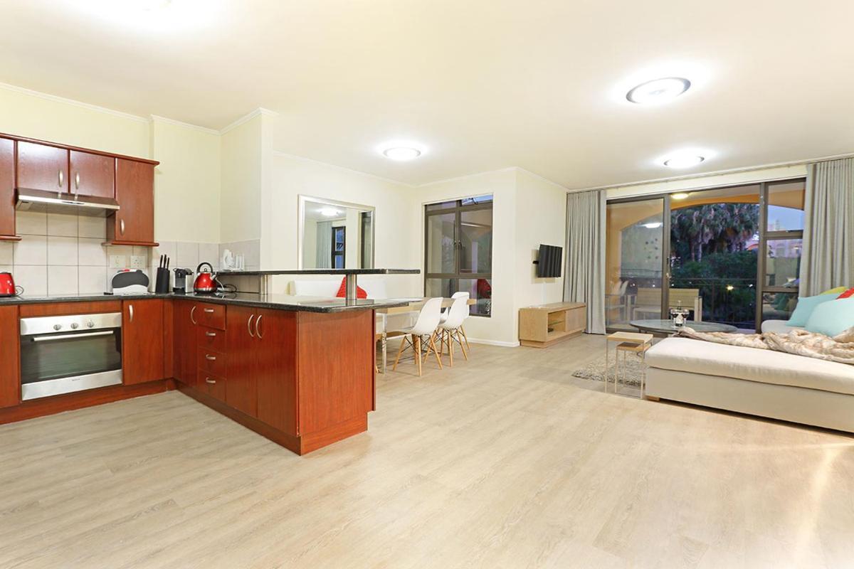 Capri 101 By Hostagents Apartment Кейптаун Екстериор снимка
