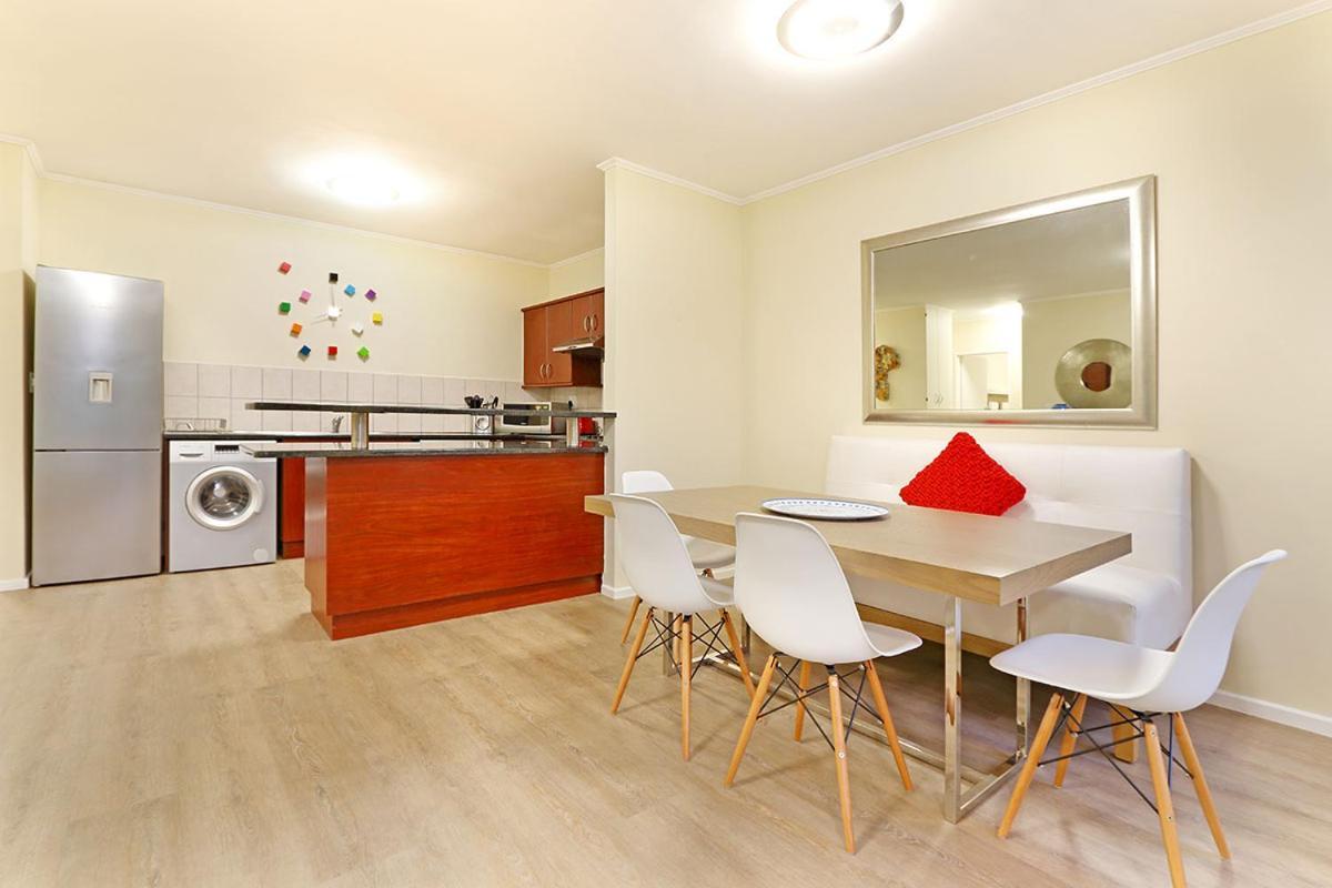 Capri 101 By Hostagents Apartment Кейптаун Екстериор снимка