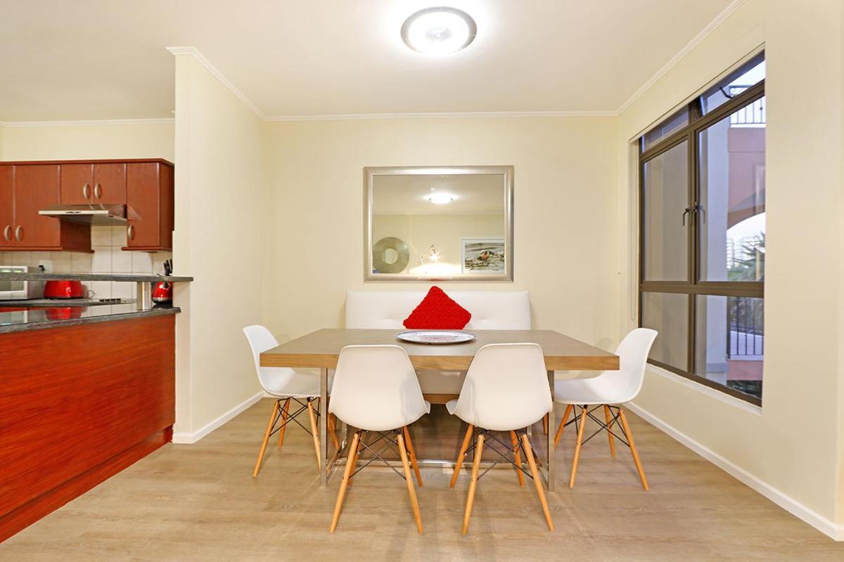 Capri 101 By Hostagents Apartment Кейптаун Екстериор снимка